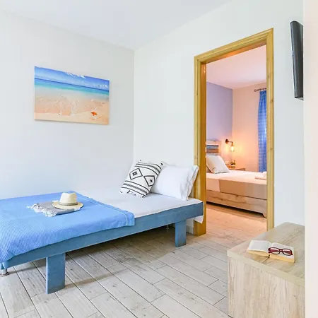 La Apartment *